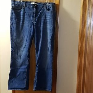 Levi's Women's Perfectly Slimming Bootcut 22M